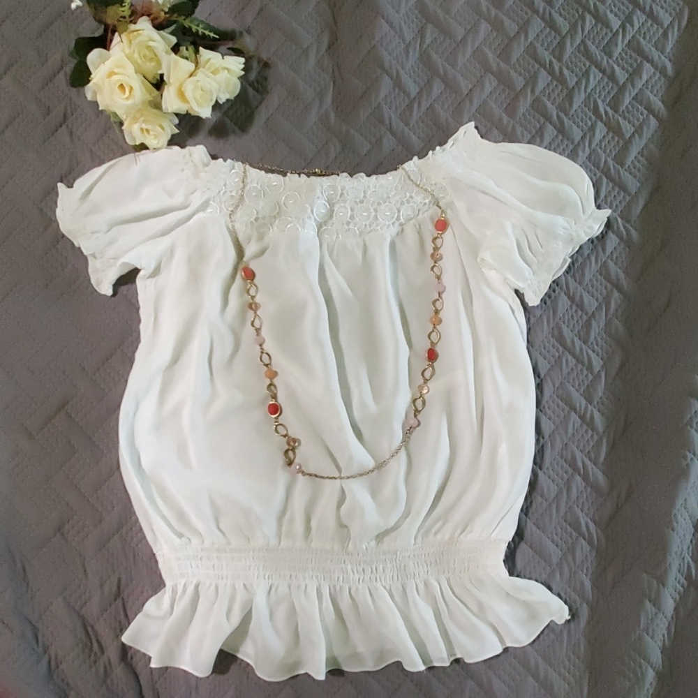 Very pretty😍🌞 off-shoulder top